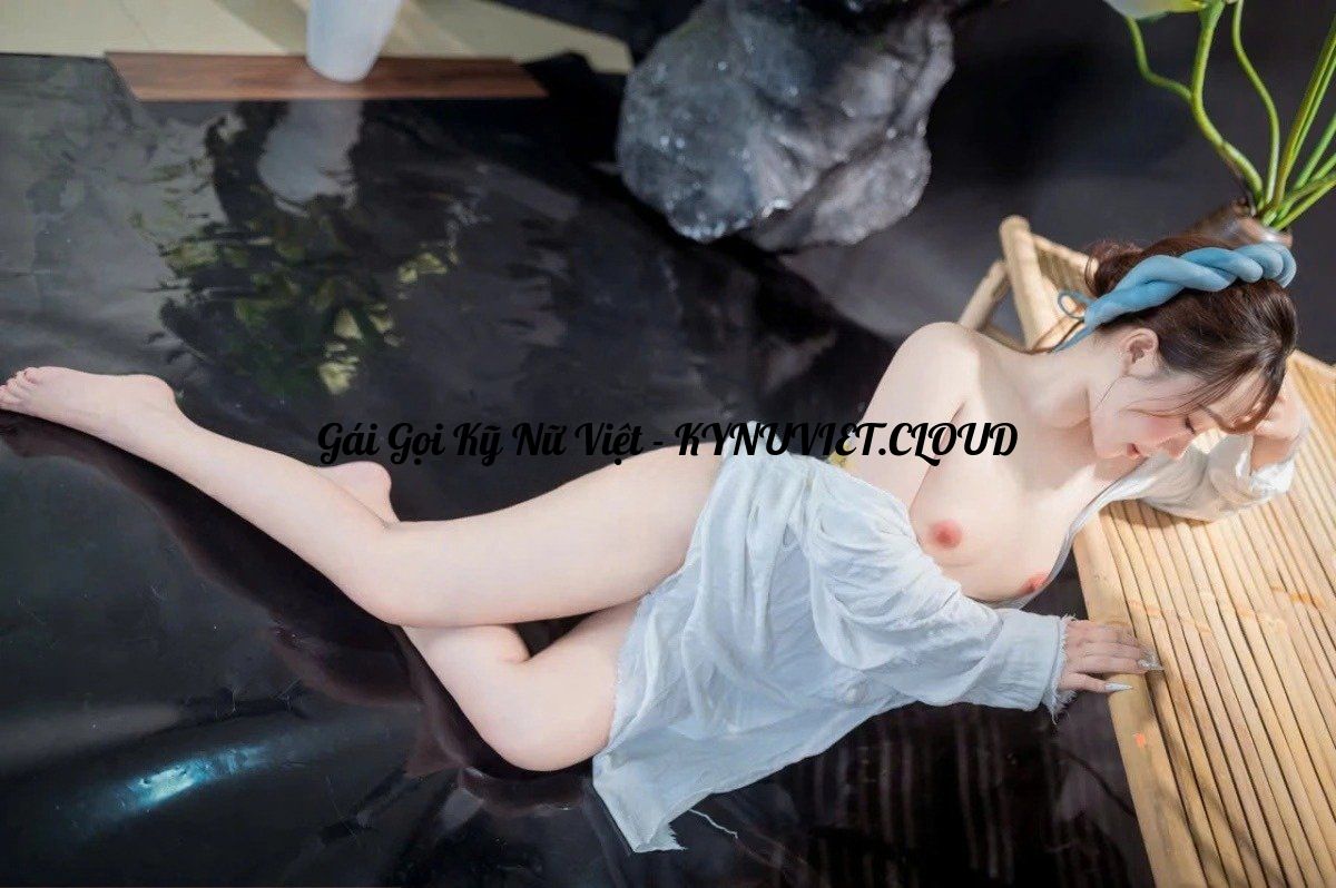 gaigu8 - 1790145429 – Đã sửa.jpg