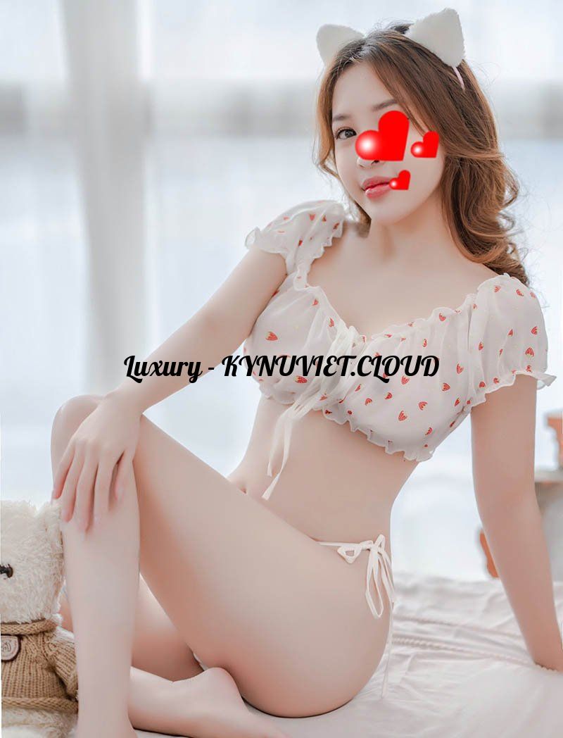 reup-thien-than-tuoi-teen-angelia-nguyen-dep-hut-hon-vo-cung-sexy-2019753-original.jpg