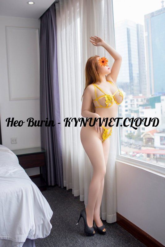 thu-phuong-nu-cuoi-loi-cuon-body-san-chac-va-ve-dep-goi-cam-2073049-original.jpg