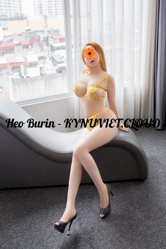 thu-phuong-nu-cuoi-loi-cuon-body-san-chac-va-ve-dep-goi-cam-2073057-original.jpg